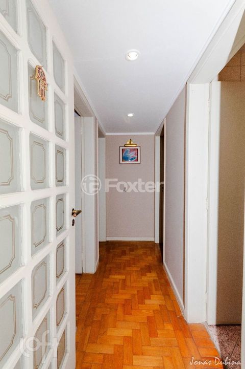 Image 7 - 884963