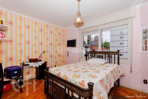 Image 8 - 884963