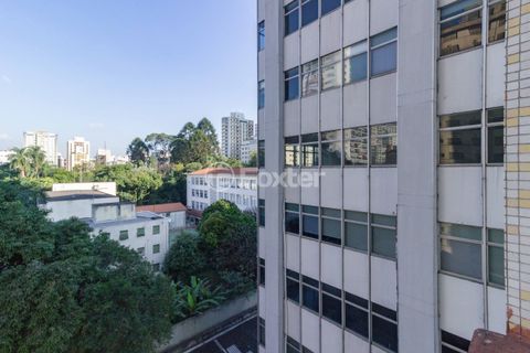 Image 17 - 884968
