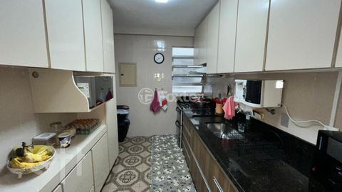 Image 7 - 884969