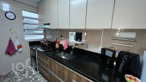 Image 5 - 884969