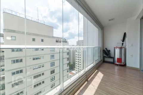 Image 9 - 884979