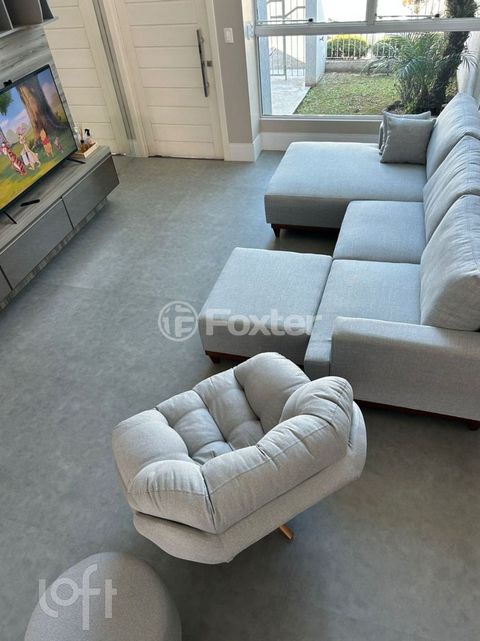 Image 6 - 885002