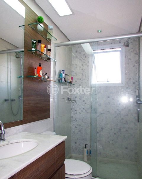 Image 7 - 885011