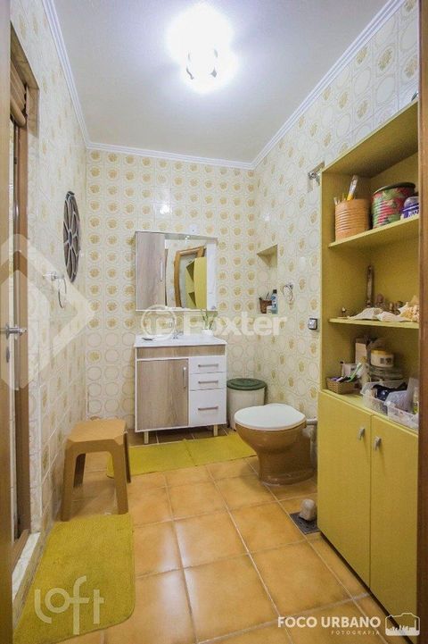 Image 1 - 885013