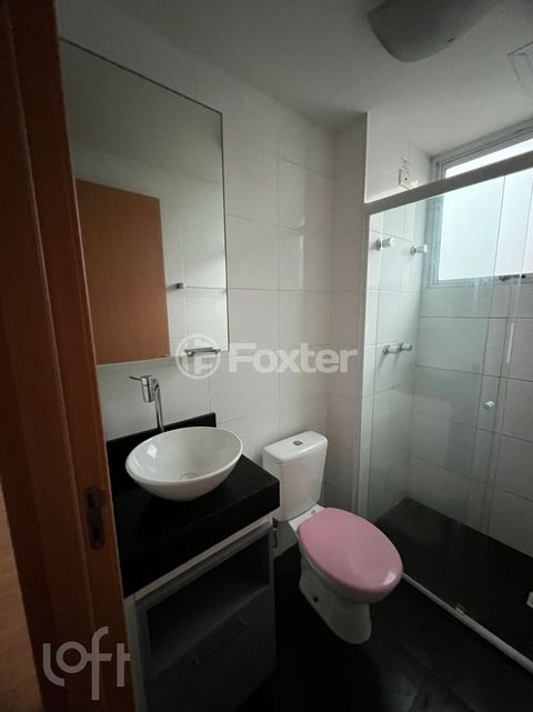 Image 7 - 885016