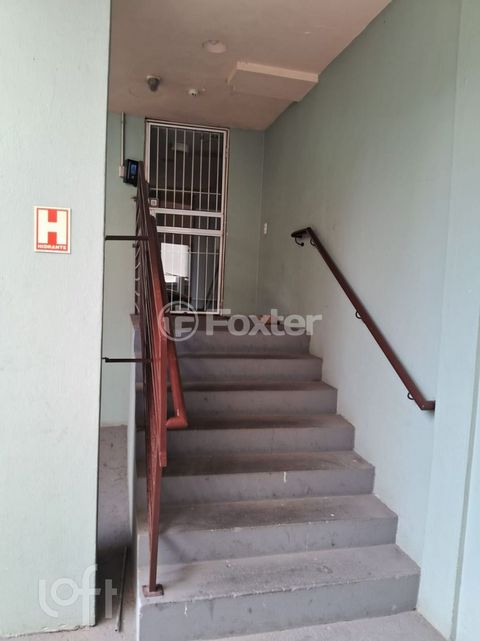 Image 9 - 885018