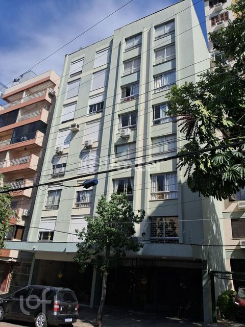Image 16 - 885018