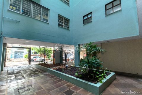 Image 17 - 885018