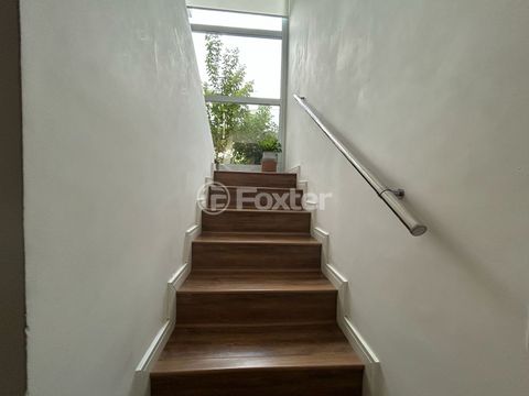 Image 9 - 885026