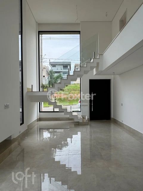 Image 11 - 885034