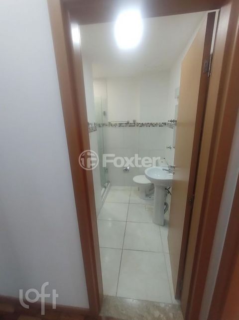 Image 9 - 885047