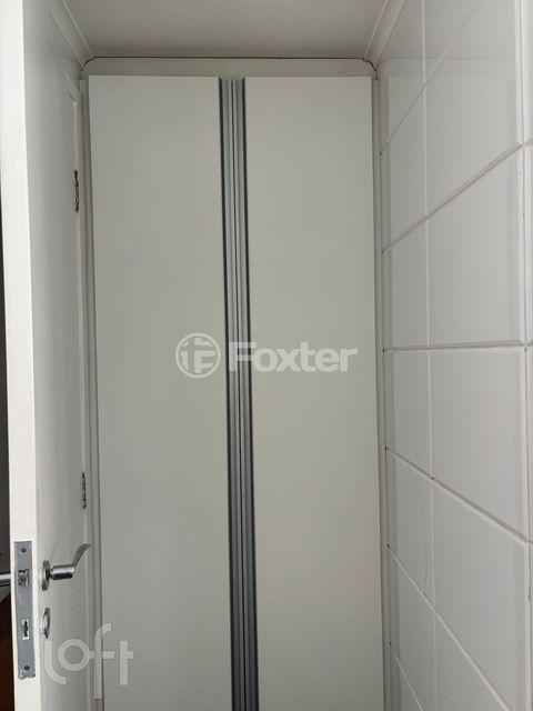 Image 10 - 885052