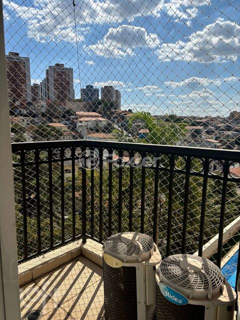 Image 15 - 885052