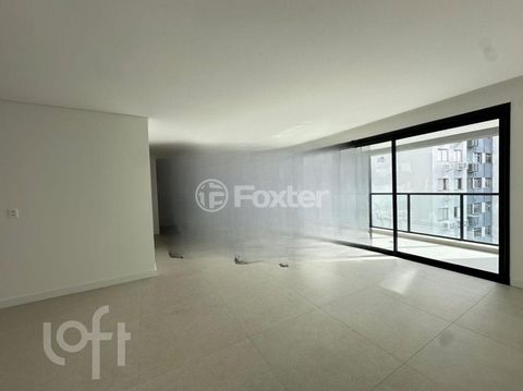 Image 4 - 885061