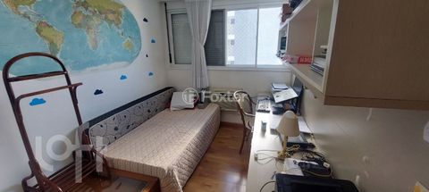 Image 6 - 885073