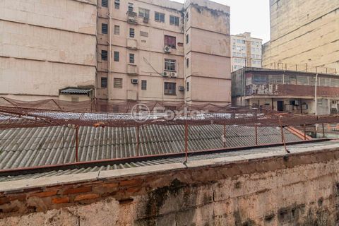 Image 16 - 885077