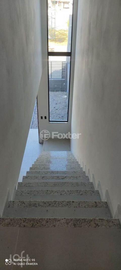 Image 8 - 885103