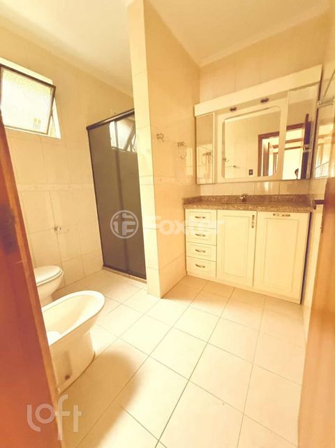 Image 8 - 885109