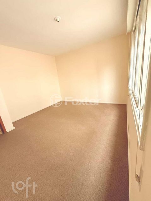 Image 7 - 885109