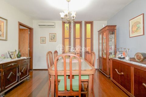 Image 10 - 885117