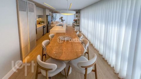 Image 6 - 885118
