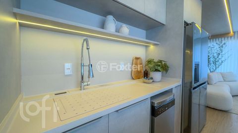 Image 8 - 885118