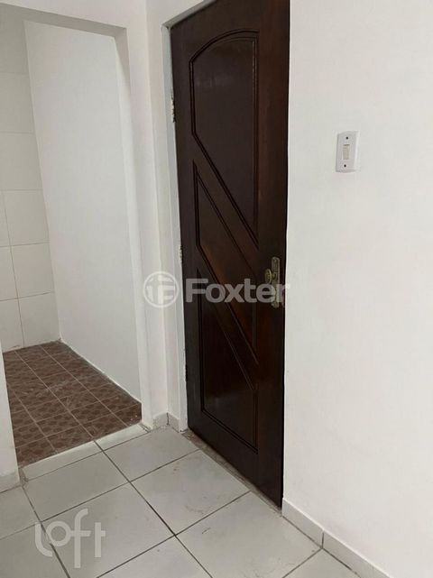 Image 8 - 885130