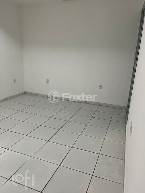 Image 1 - 885130
