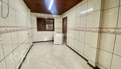 Image 3 - 885131