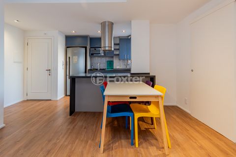 Image 8 - 885153