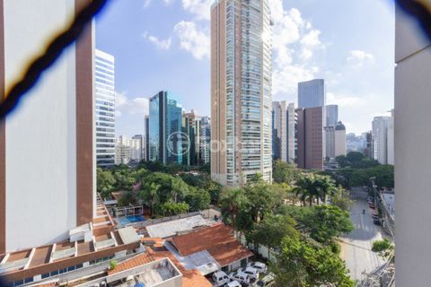 Image 12 - 885179