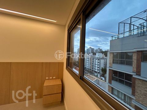 Image 10 - 885186