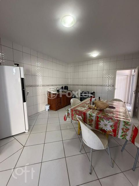 Image 4 - 885194