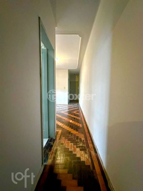 Image 8 - 885284