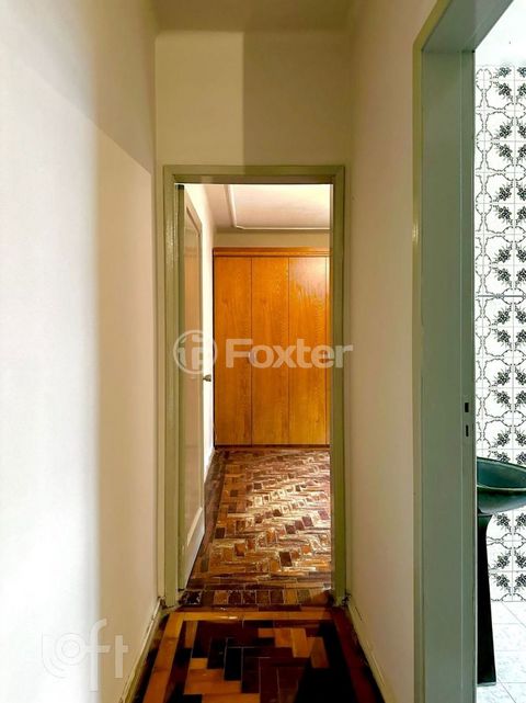 Image 4 - 885284