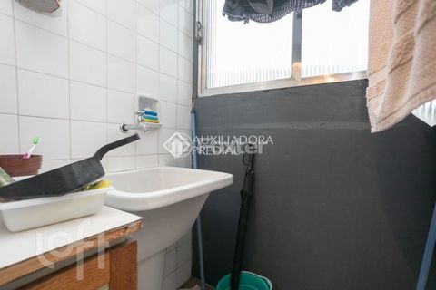 Image 7 - 885285