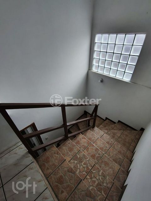 Image 9 - 885302
