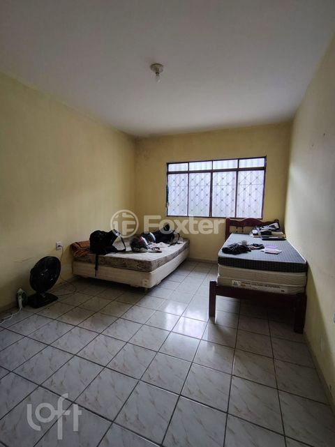 Image 6 - 885302