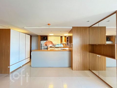 Image 4 - 885305
