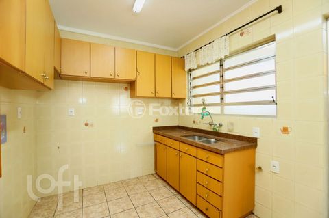 Image 7 - 885312