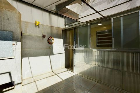 Image 11 - 885312