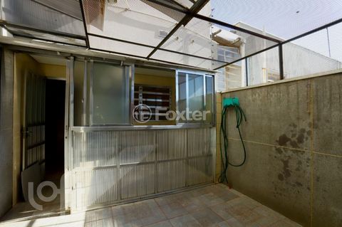 Image 10 - 885312