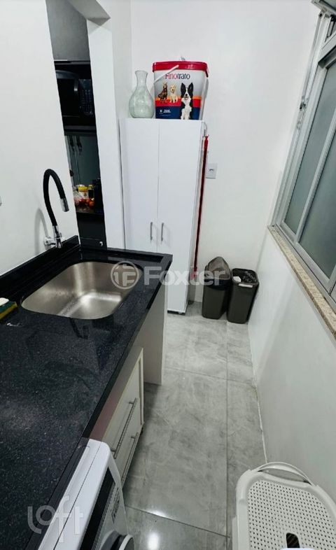 Image 7 - 885330