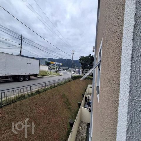 Image 7 - 885331