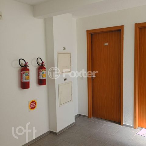 Image 11 - 885331