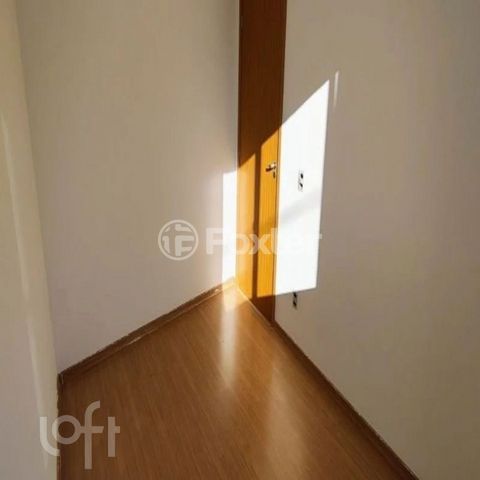 Image 4 - 885331
