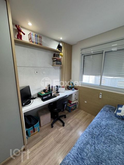 Image 11 - 885333