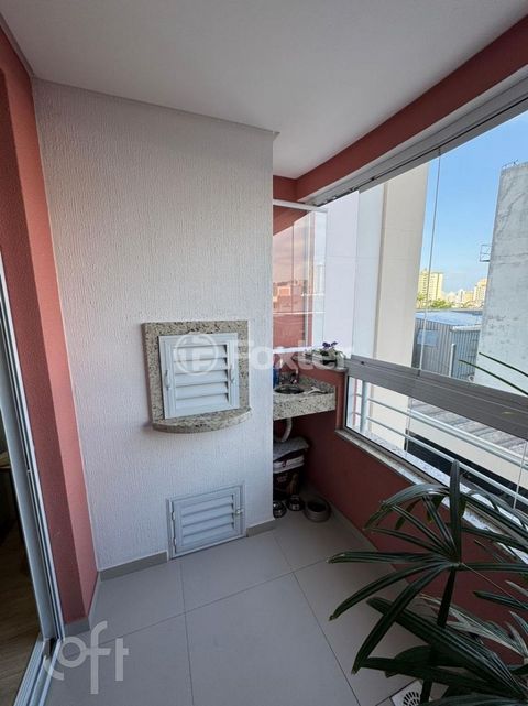Image 6 - 885333
