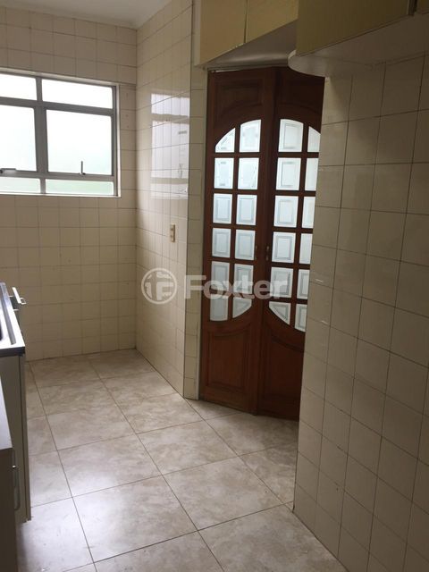 Image 6 - 885338